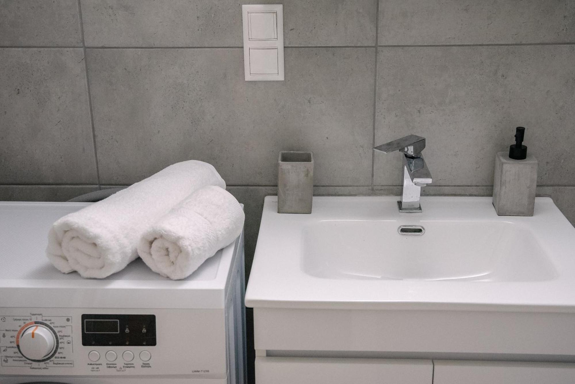 3Cs Athens Ampelokipoi Comfy Flat Ft Patio Airport Direct Day N Night Daire Dış mekan fotoğraf